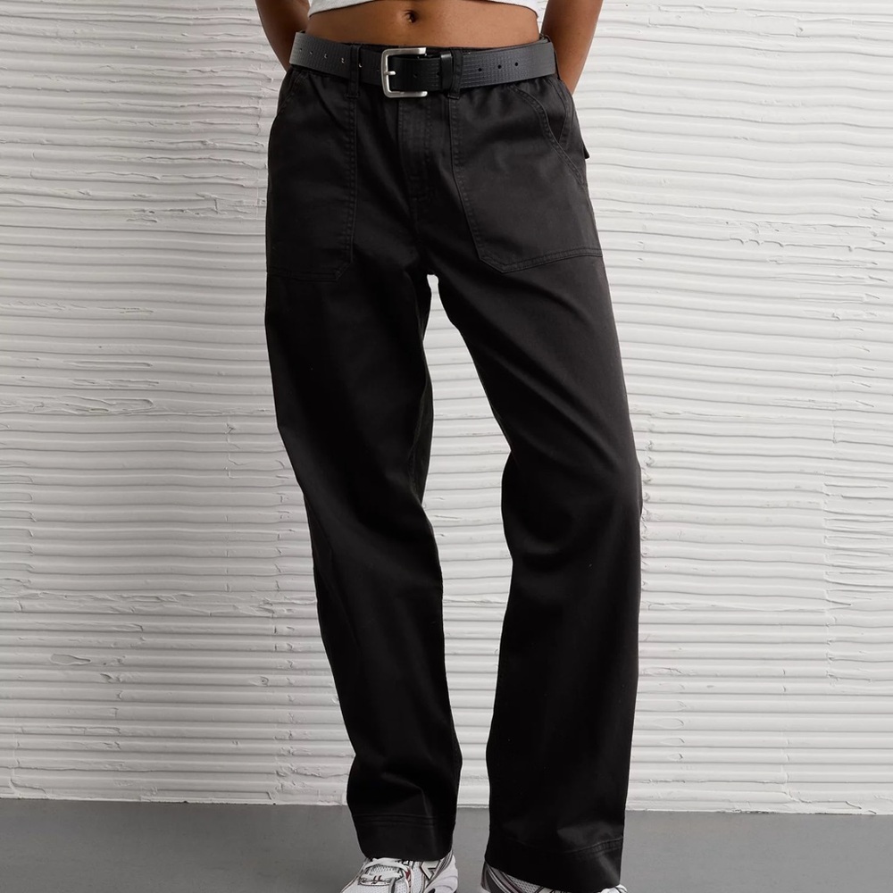 SALE THIS WEEKEND! 🍾 
American Eagle Outfitters Adjustable Cargo Pants